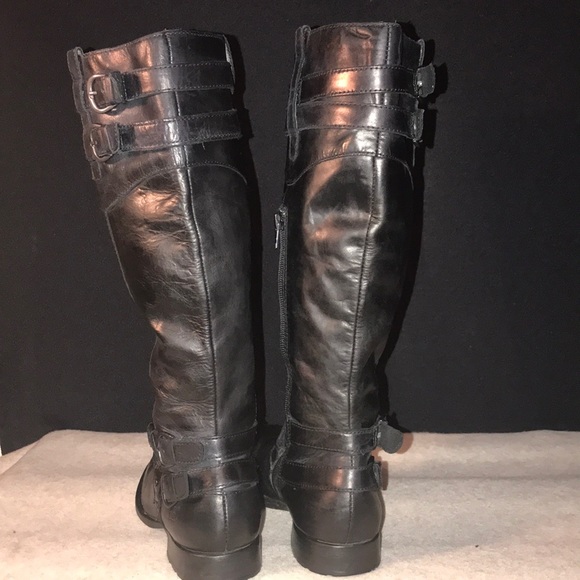 Born - Picture 2 of 3